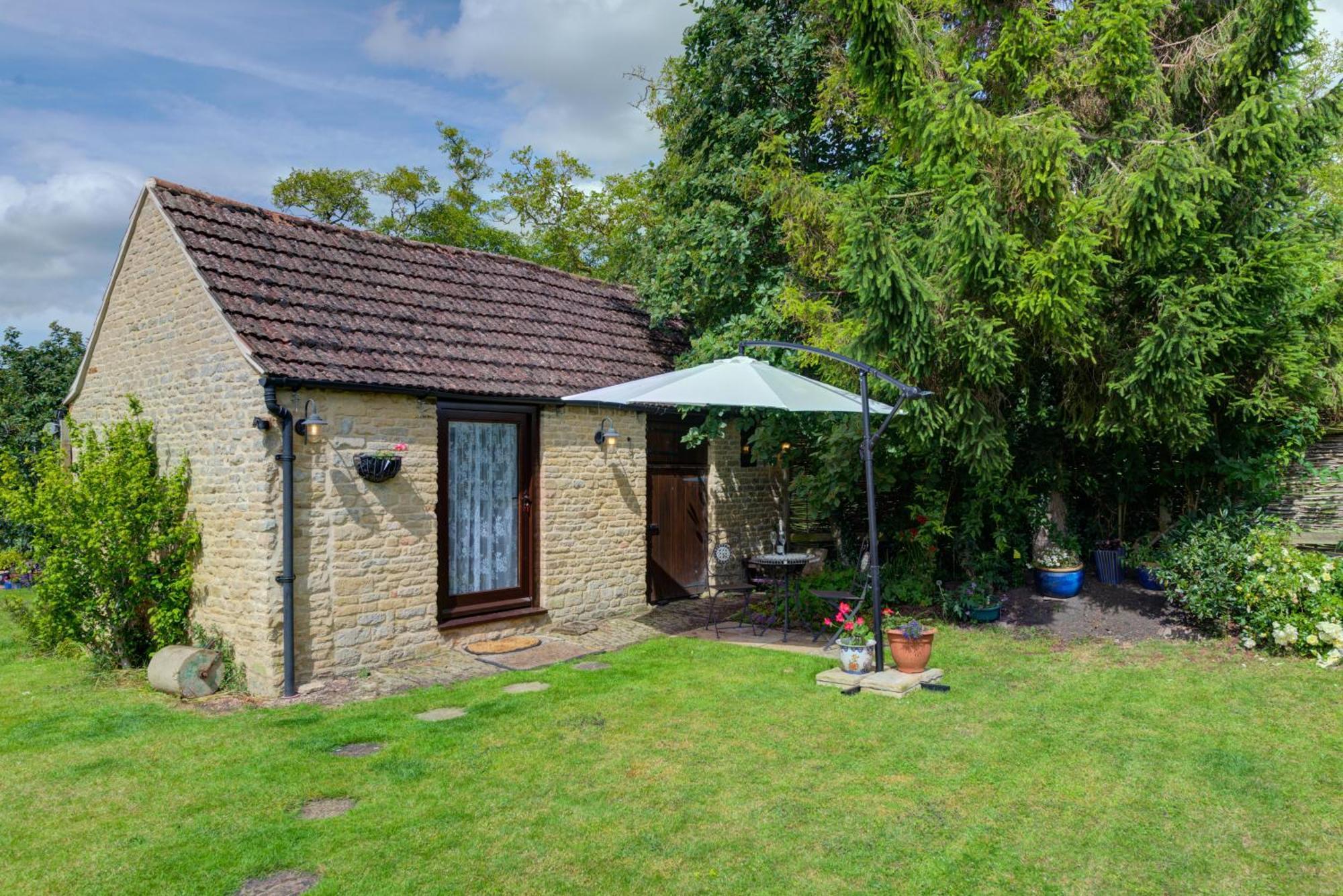 Work & Relax - Free Parking - 5 Mins To Stamford Apartment Ufford  Exterior photo